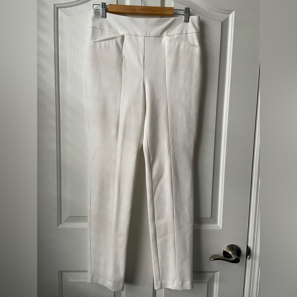Chicos So Slimming Slim Stretch White Pull-On Pants‎ Size 0.5